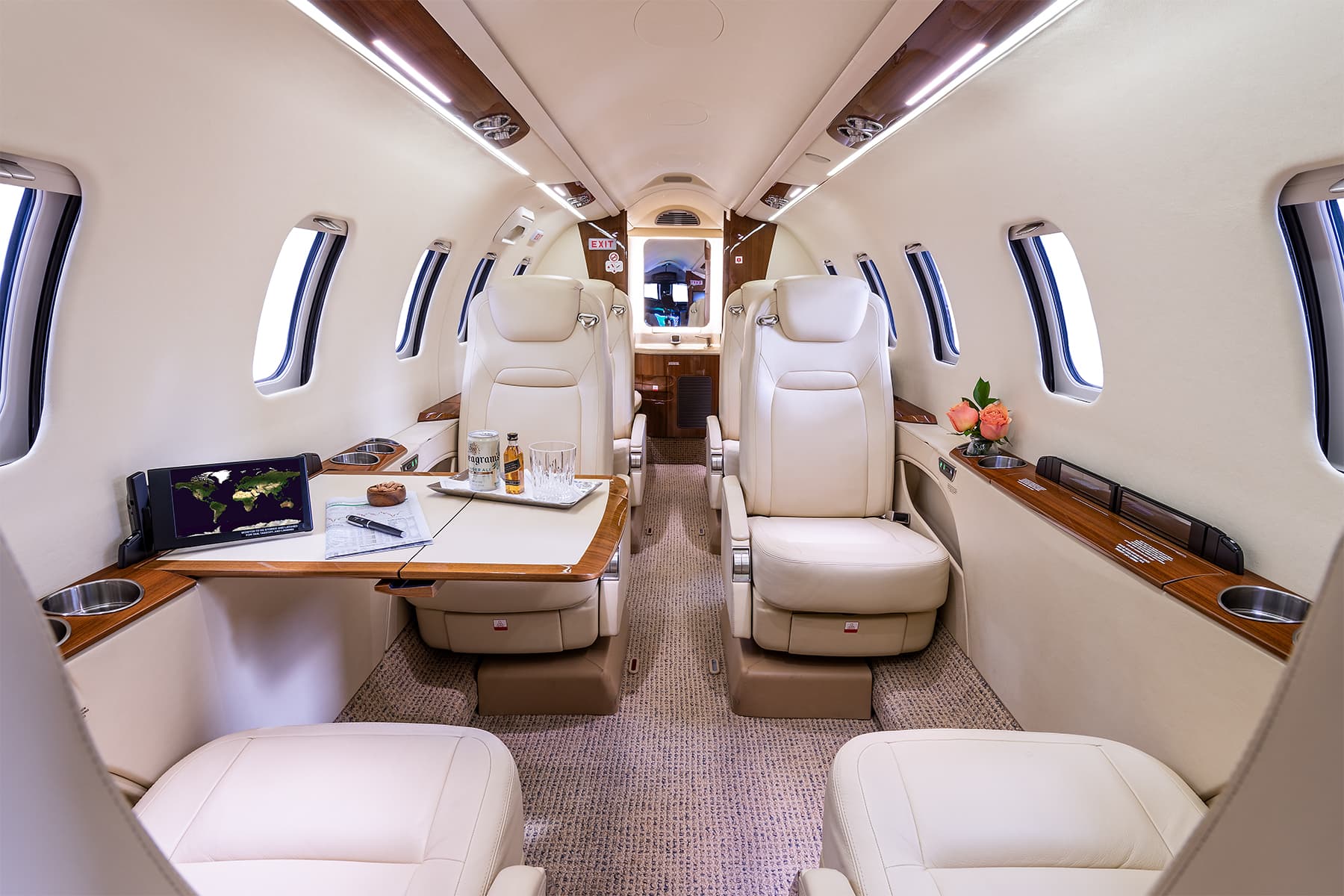 Learjet 70 N106GK
