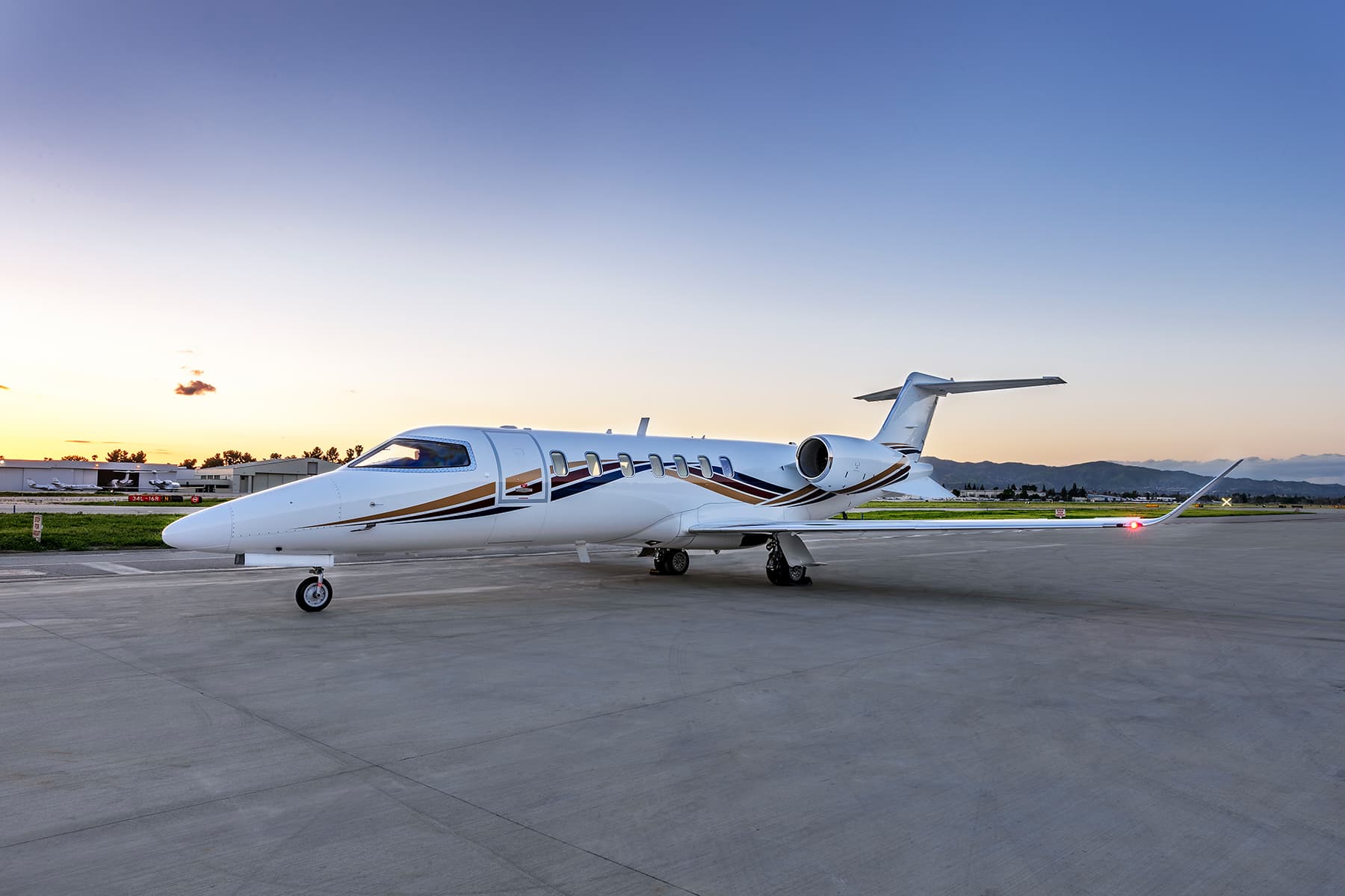 Learjet 70 N106GK