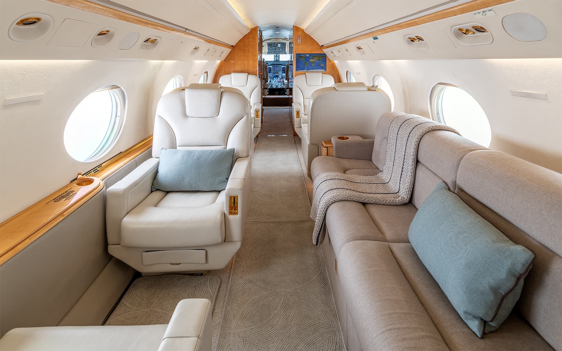 Gulfstream V N1111P