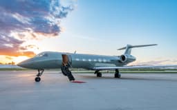 Gulfstream V N1111P