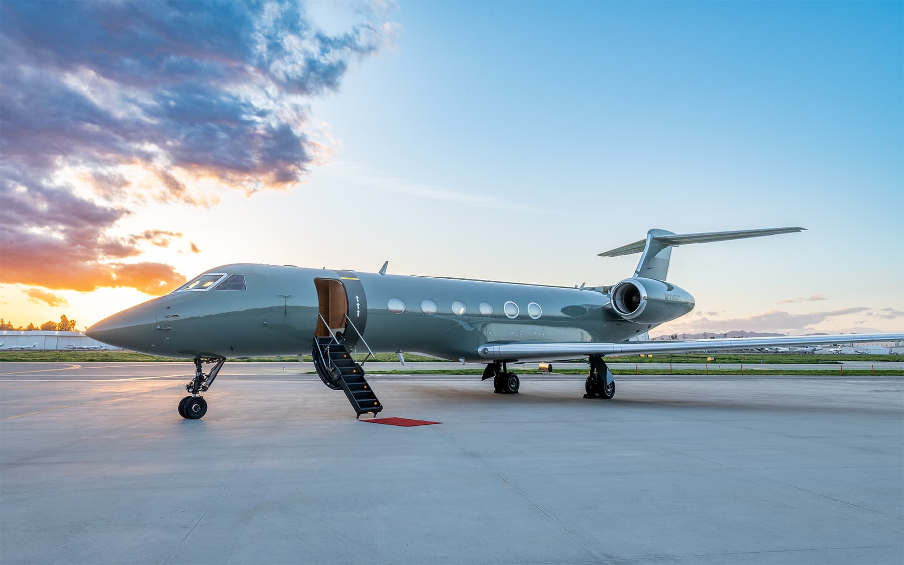 Gulfstream V N1111P