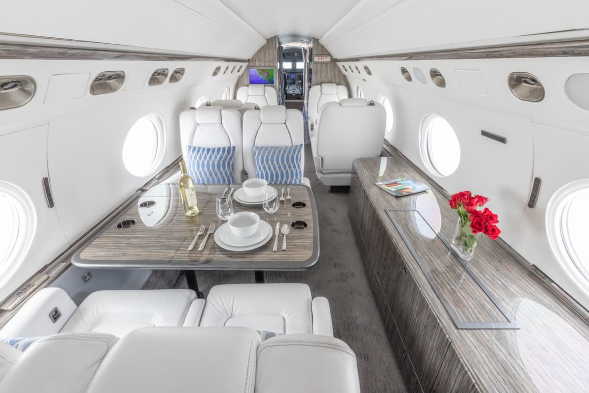 Gulfstream V N111MT