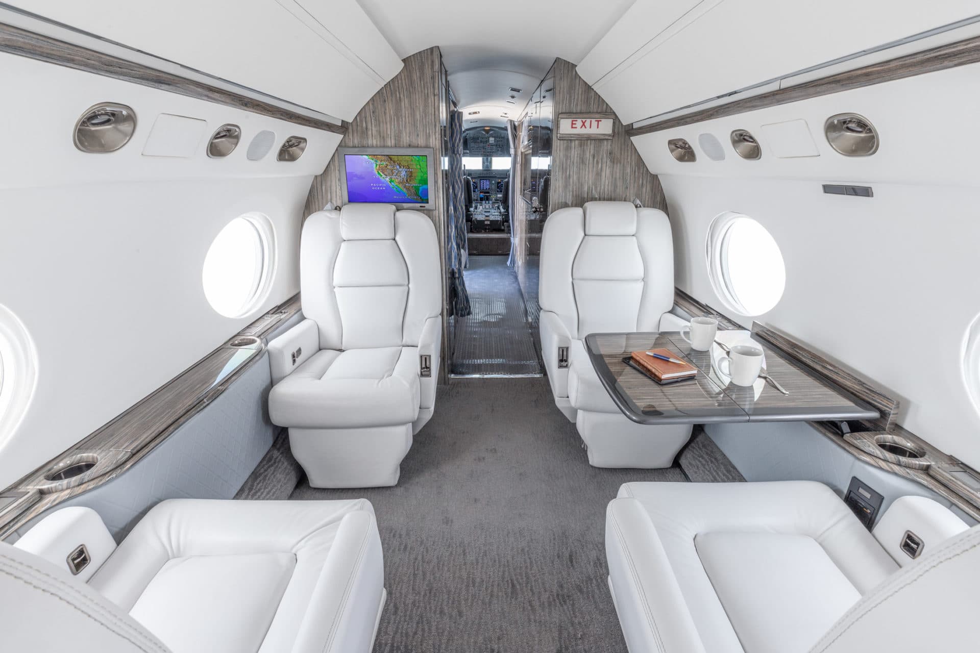 Gulfstream V N111MT