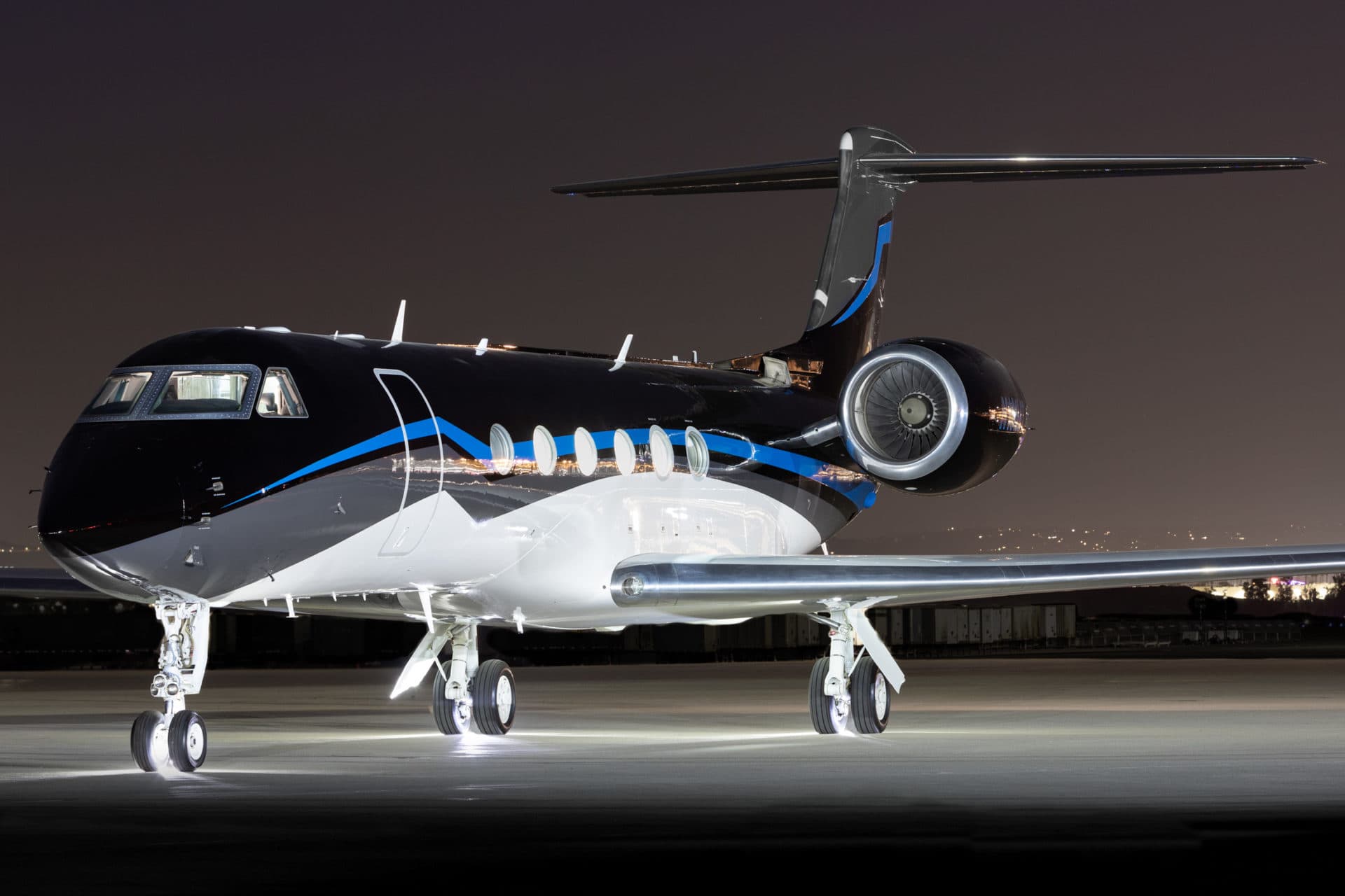 Gulfstream V N111MT