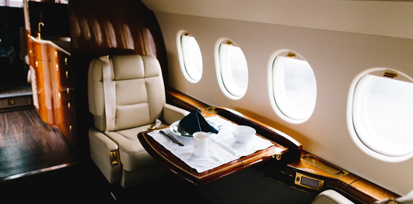 Falcon 2000 N112FJ