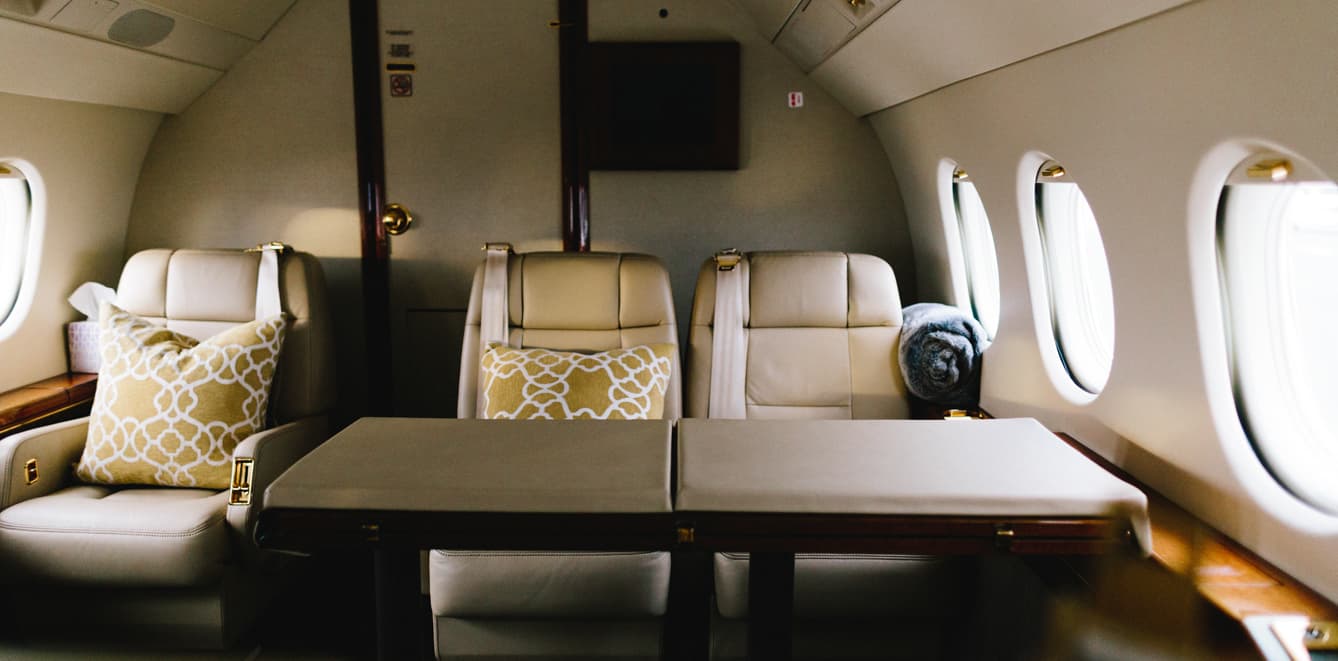 Falcon 2000 N112FJ