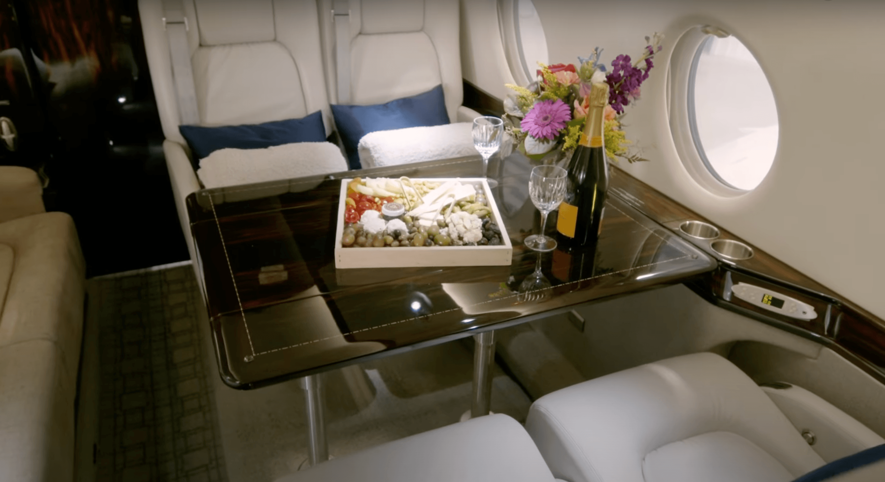 Gulfstream G200 N116FE