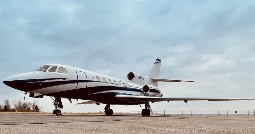 Falcon 50 N121BZ