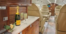 Falcon 50 N121BZ