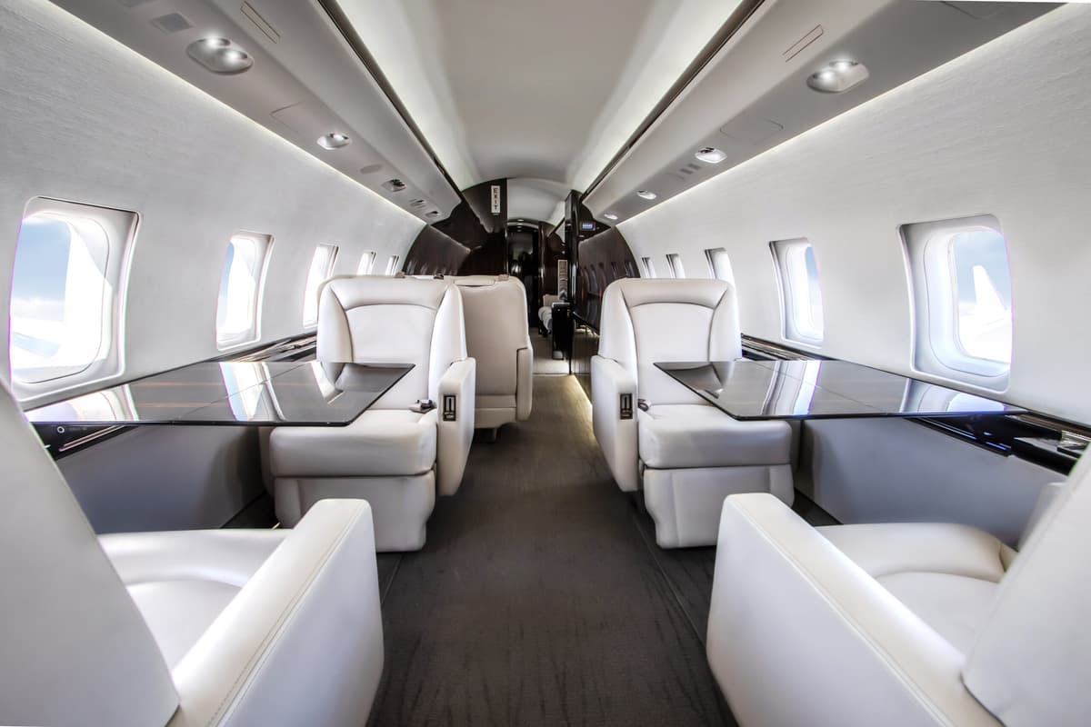 Global Express N121SA