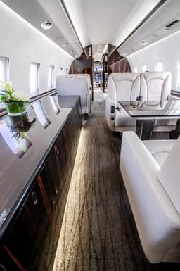 Global Express N121SA