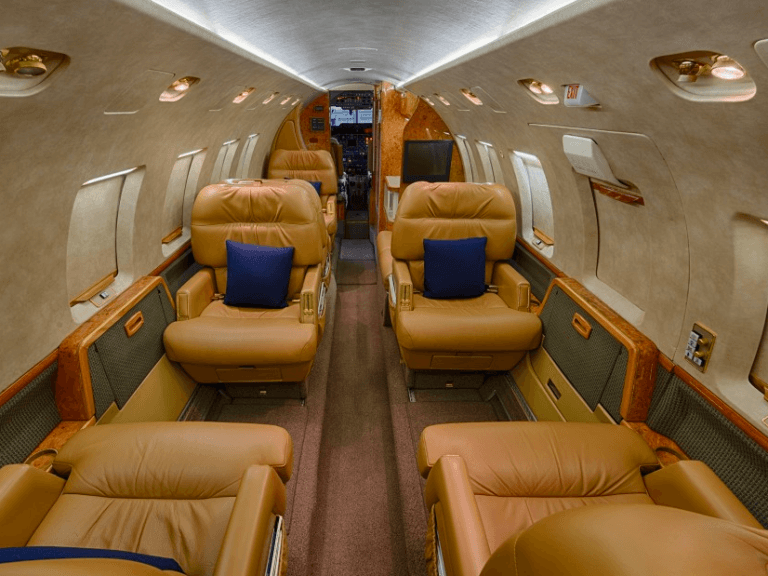 Hawker 800 N123HK
