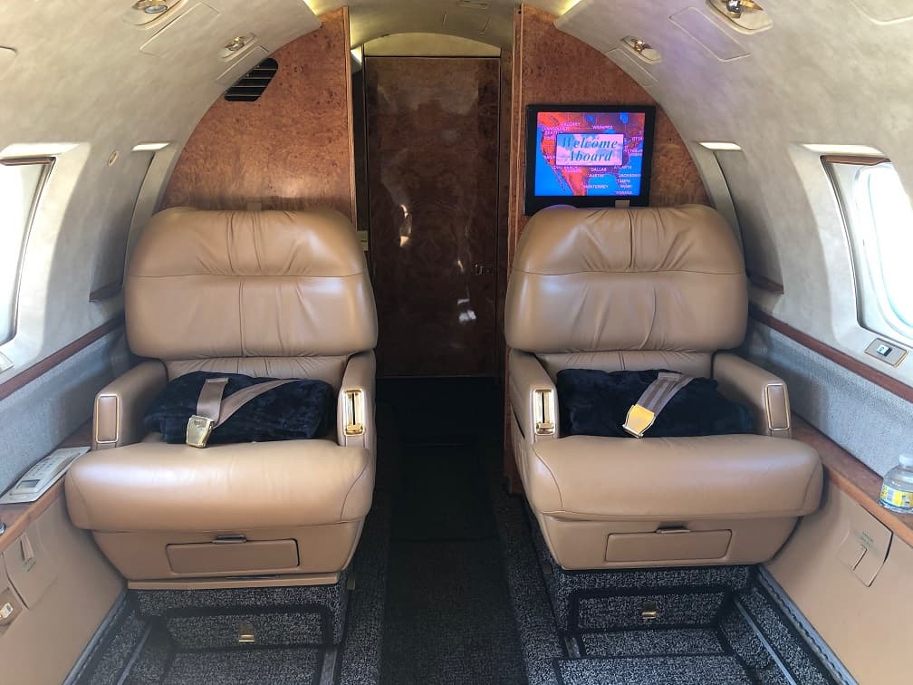 Hawker 800 N123HK