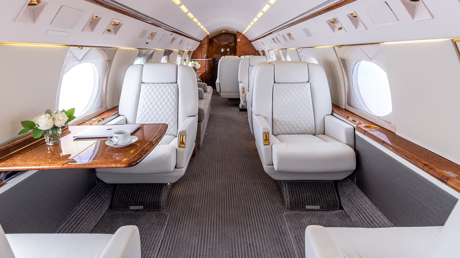 Gulfstream IV N131JE