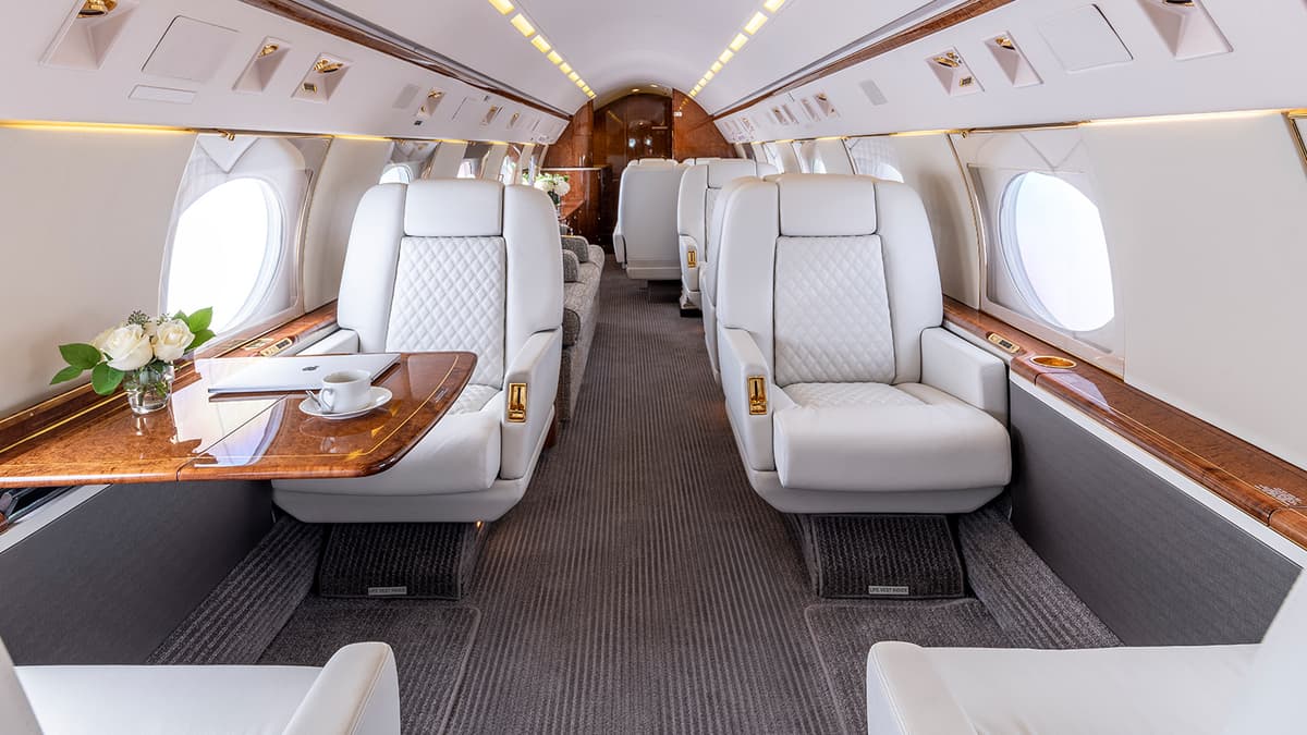 Gulfstream IV N132JE