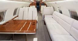 Challenger 604 N135SM