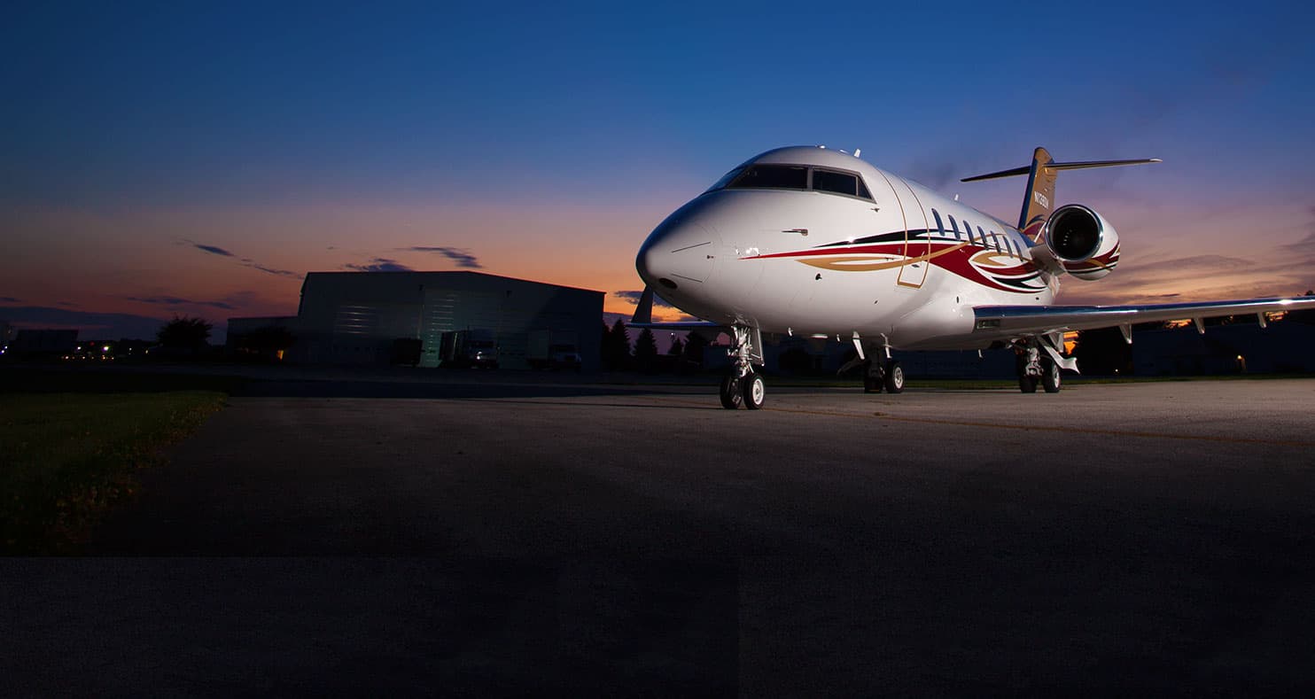 Challenger 605 N138DM