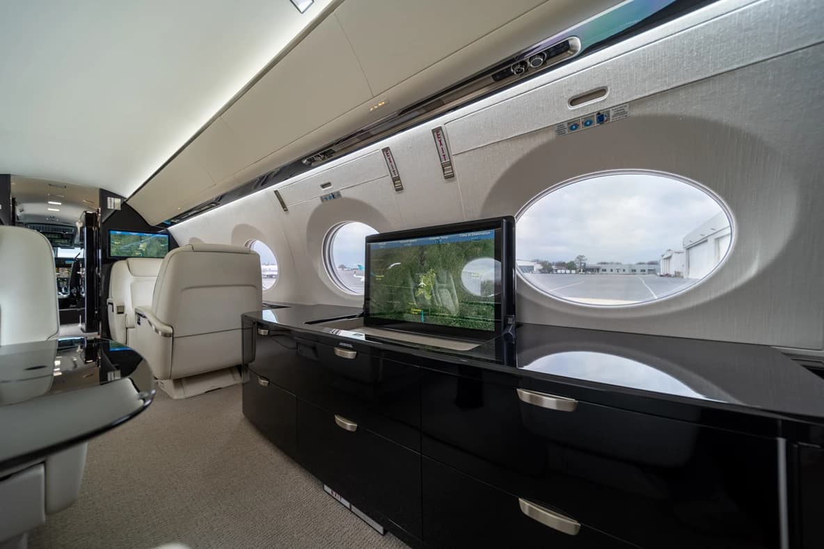 Gulfstream GVII-G500 N142JS