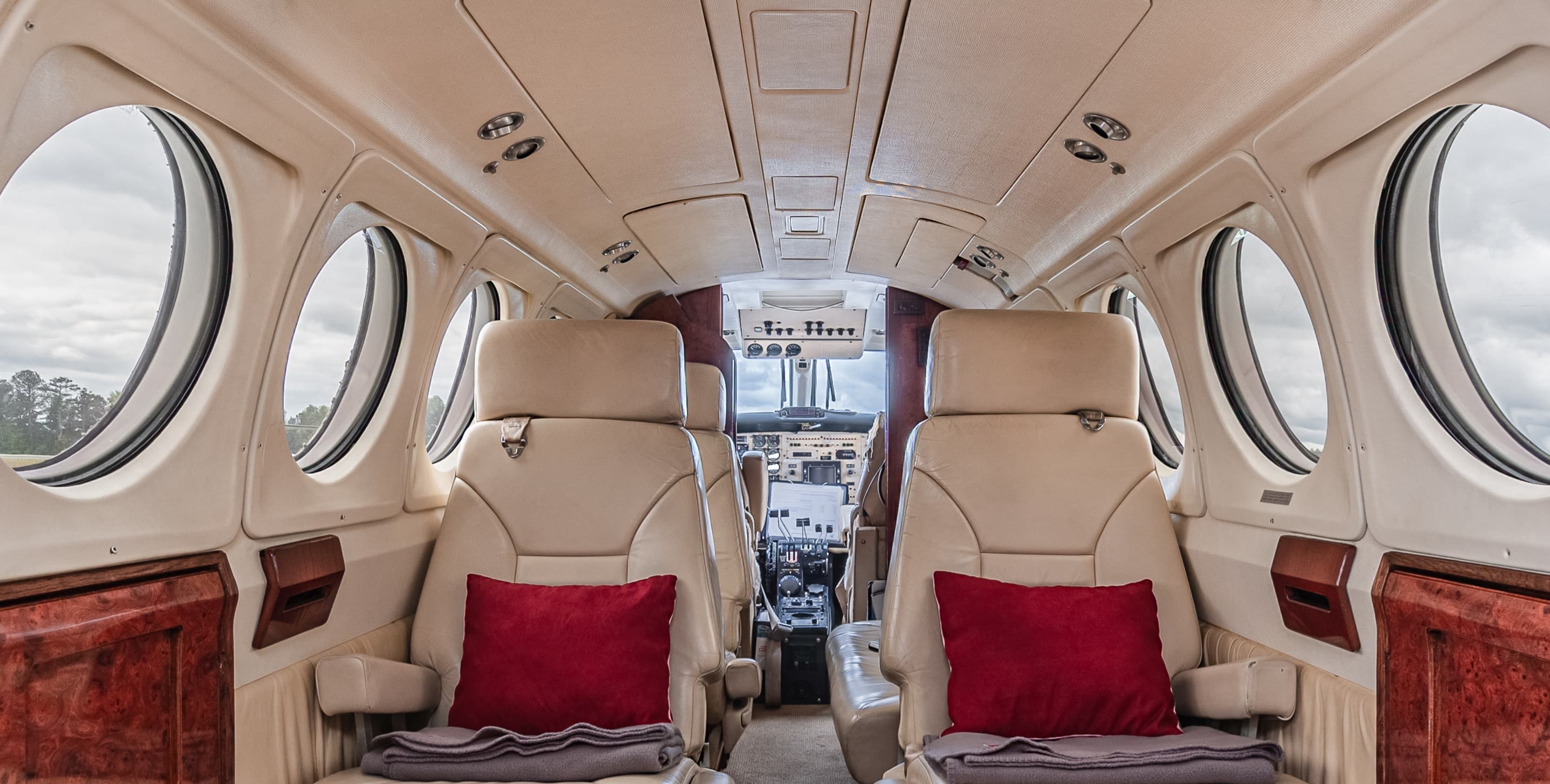 Beechcraft King Air B200GT N143DE