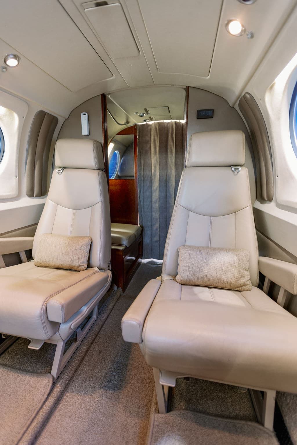 Beechcraft King Air 200 N143TA
