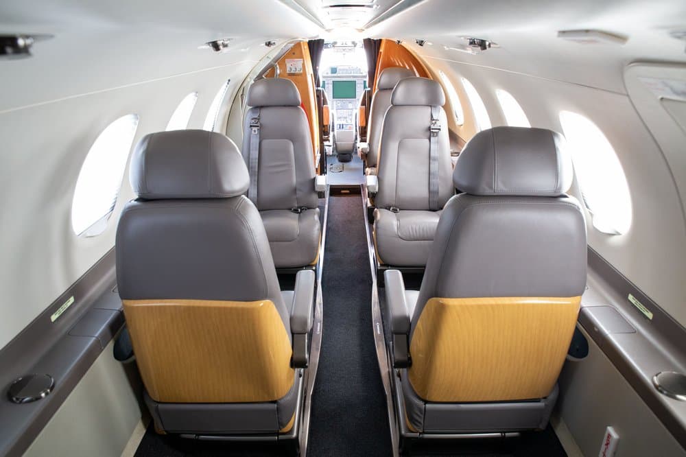 Embraer Phenom 300 N14AQ