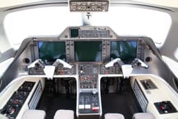 Embraer Phenom 300 N14AQ