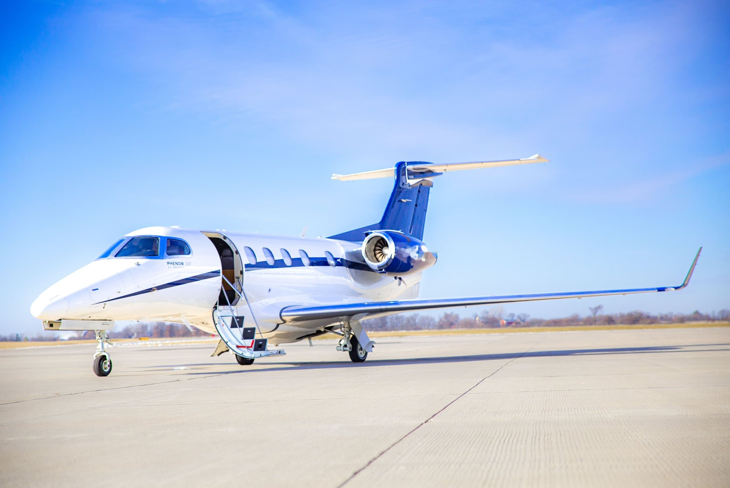 Embraer Phenom 300 N14AQ