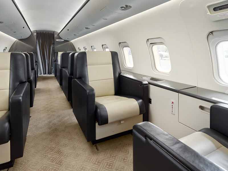 CRJ-200 N154EA