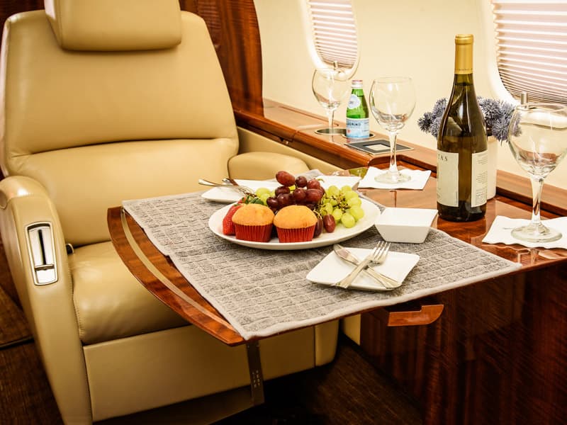 Challenger 300 N155SL