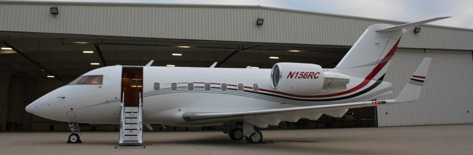 Challenger 604 N156RC
