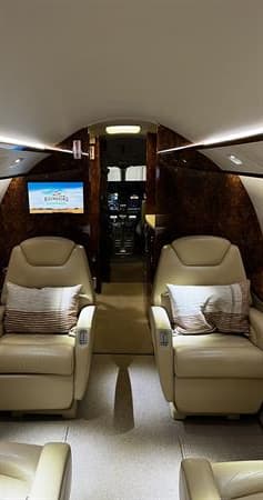 Challenger 300 N15RB