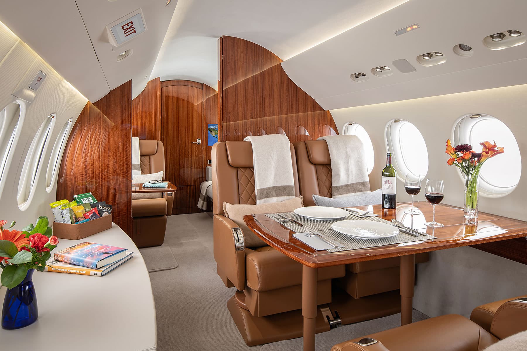 Falcon 7X N16HA