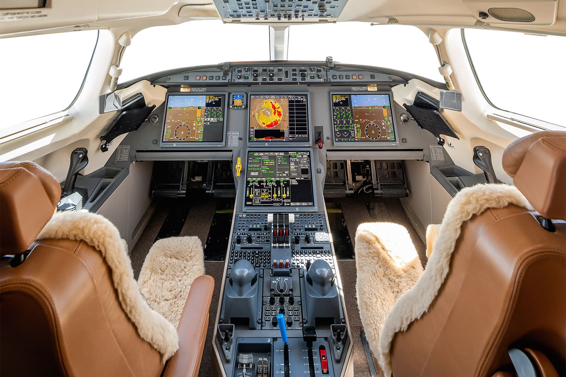 Falcon 7X N16HA