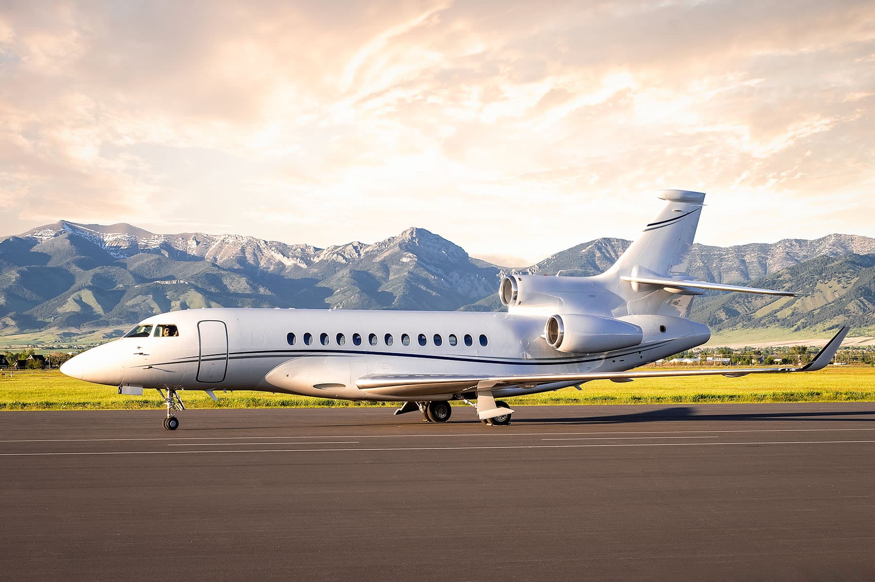 Falcon 7X N16HA