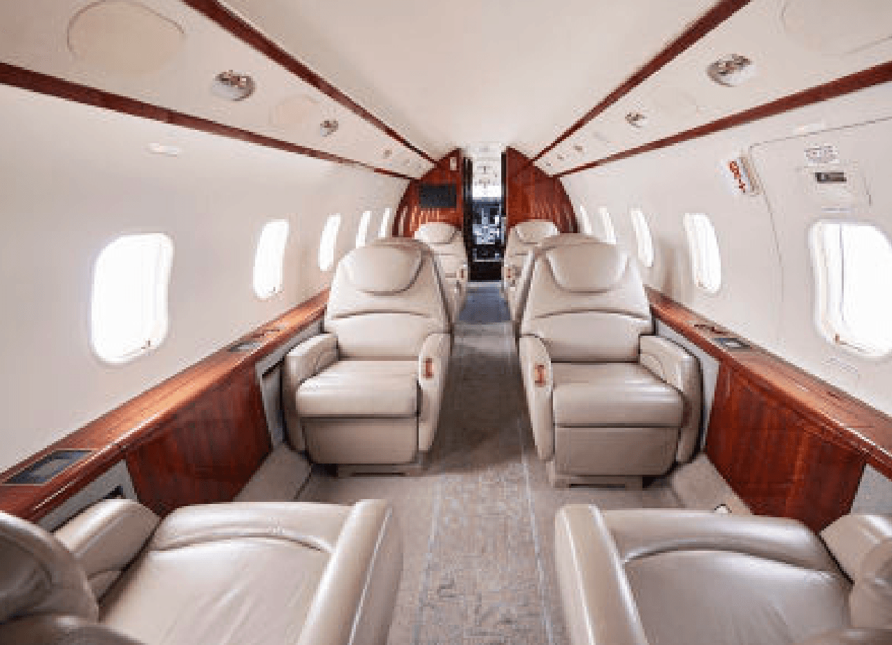Challenger 300 N1721M