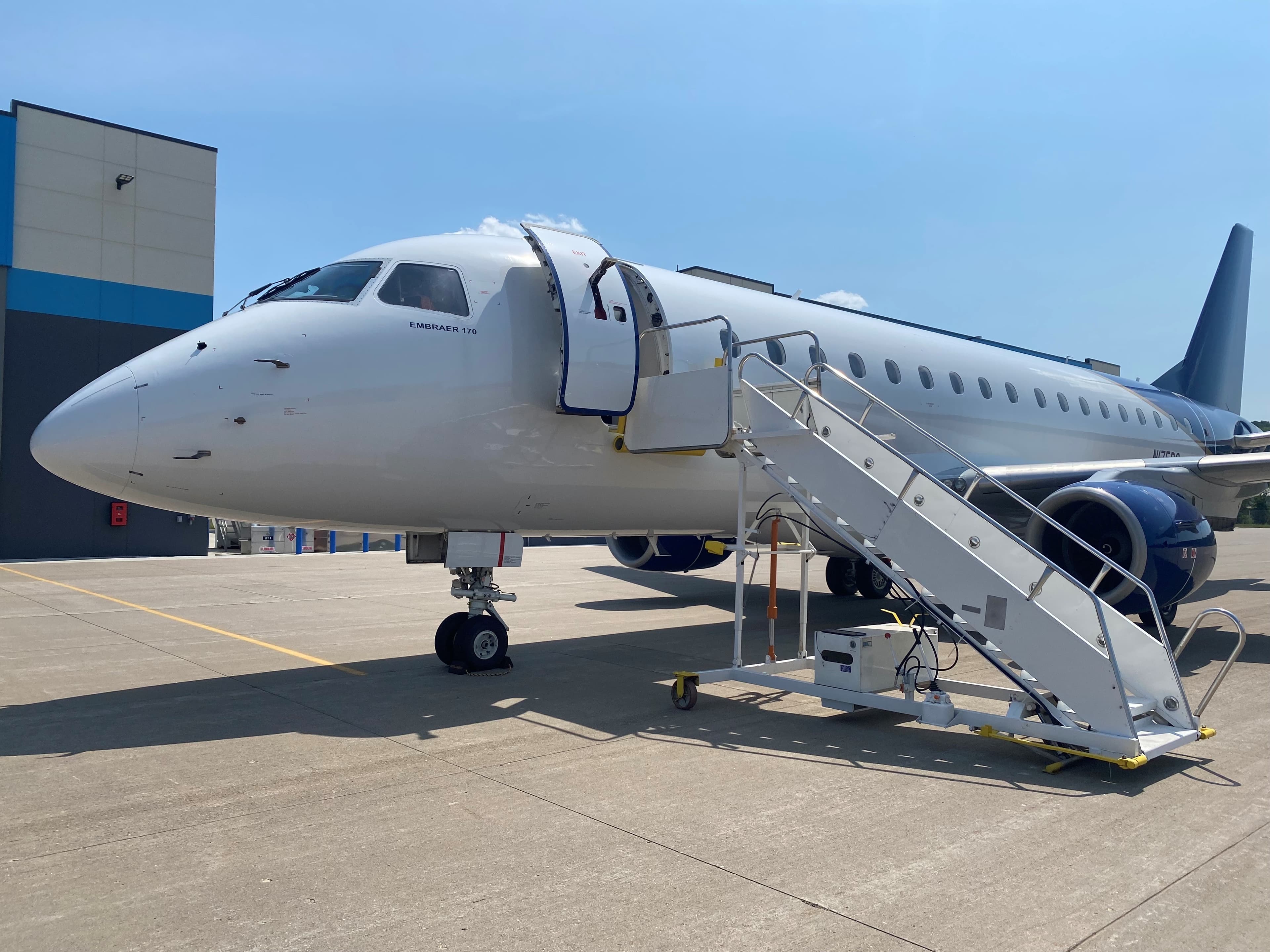Embraer 170 N175RS
