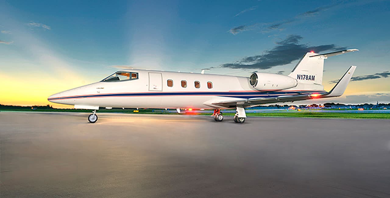 Learjet 55C N178AM