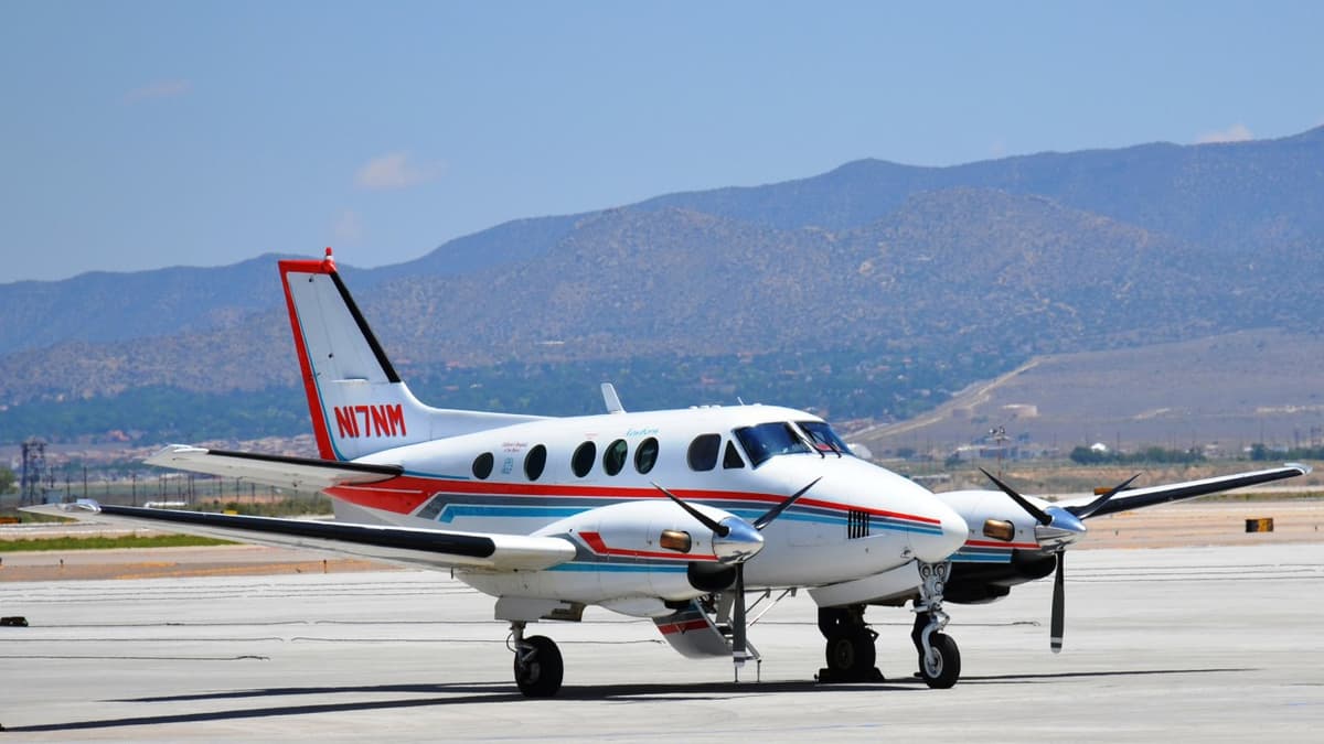 Beechcraft King Air E90 N17NM