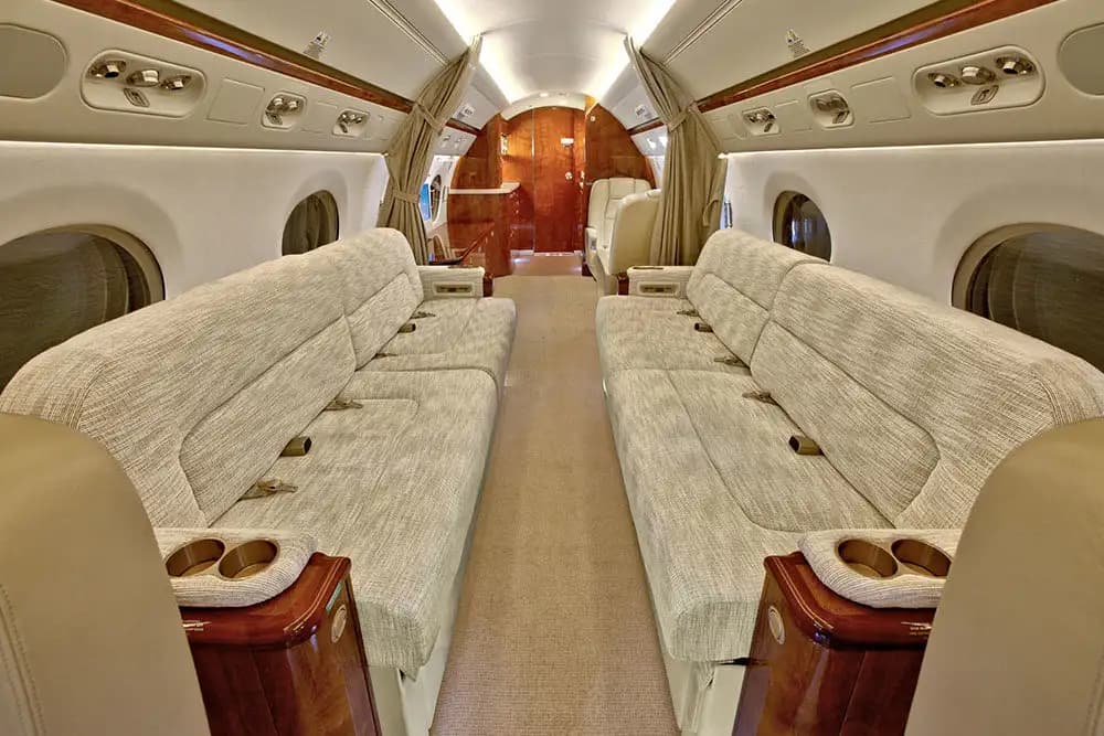 Gulfstream G550 N1878E