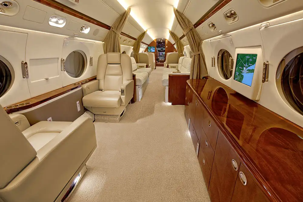Gulfstream G550 N1878E