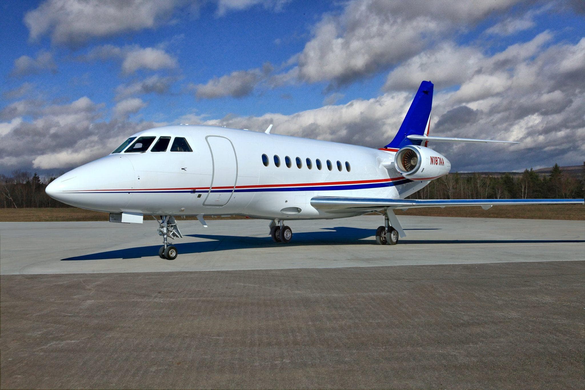 Falcon 2000 N187AA