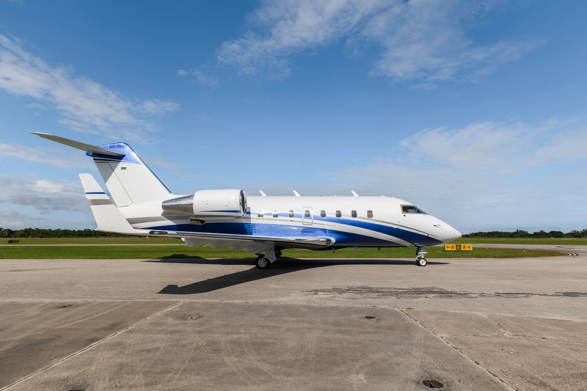 Challenger 604 N188CR