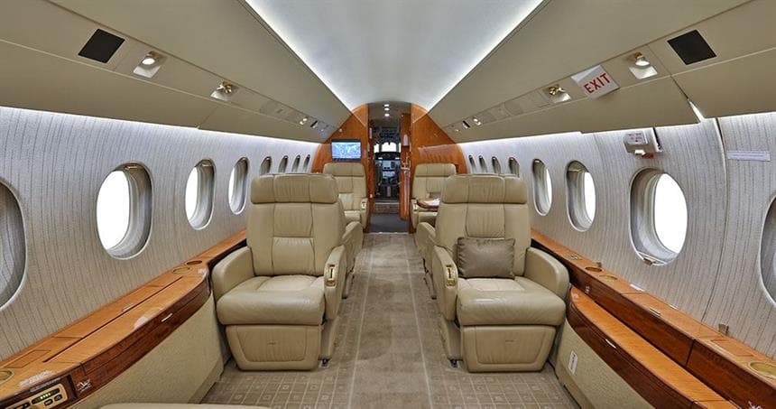 Falcon 2000EX N18WQ