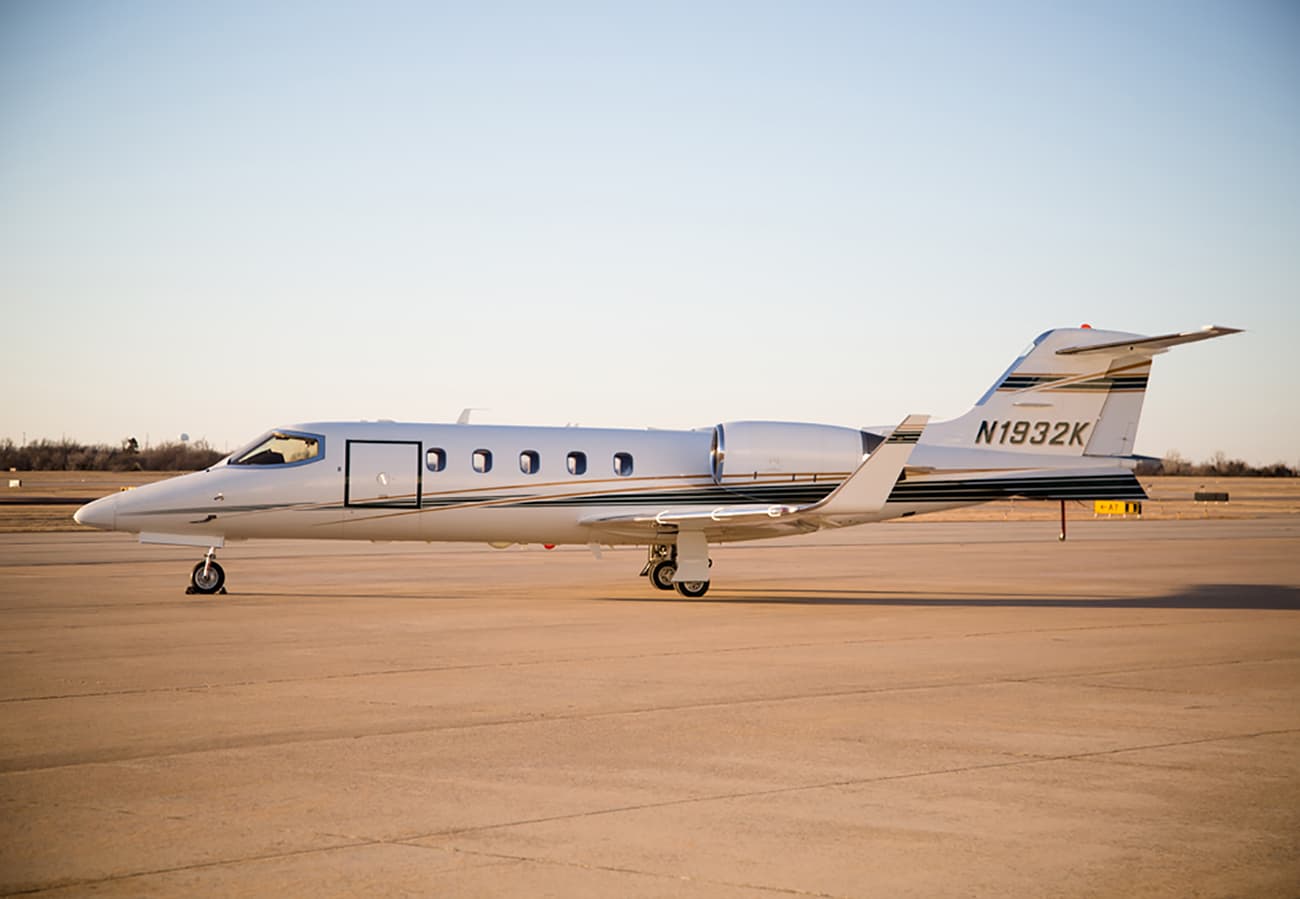 Learjet 31A N1932K