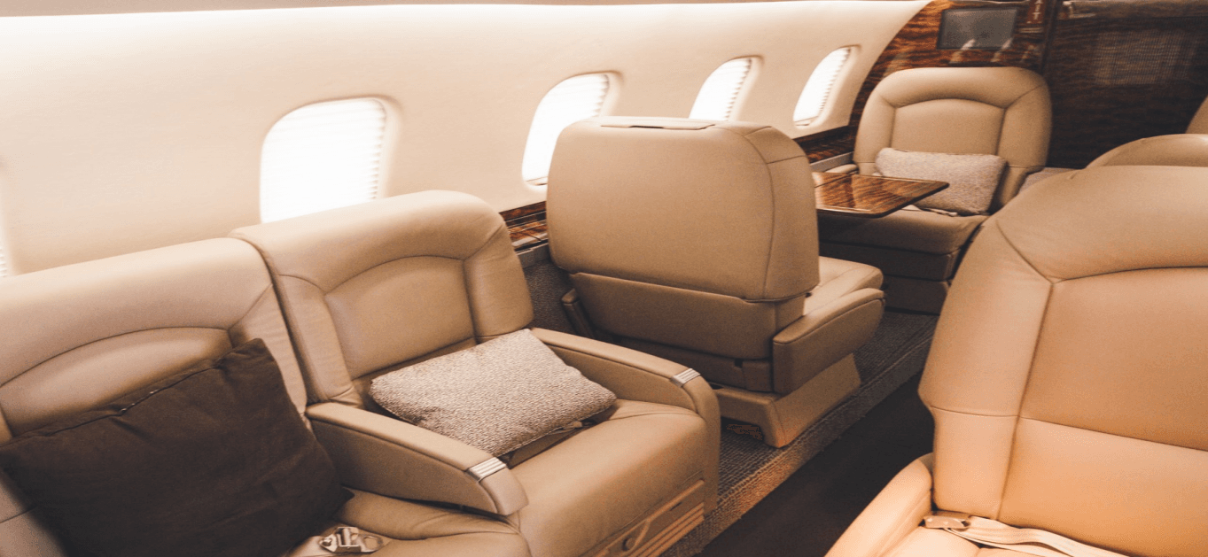 Learjet 60 N198HB
