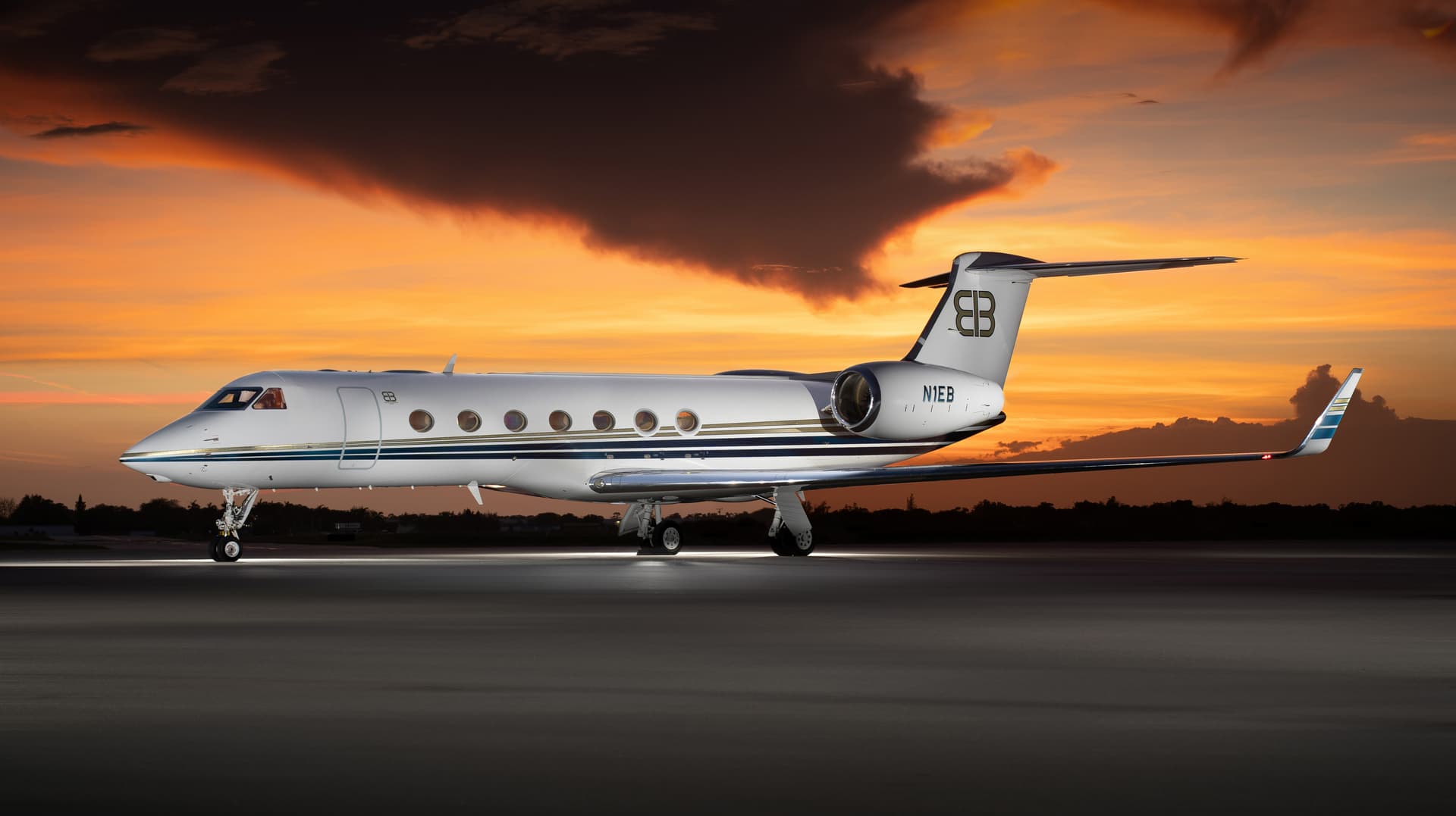 Gulfstream G550 N1EB