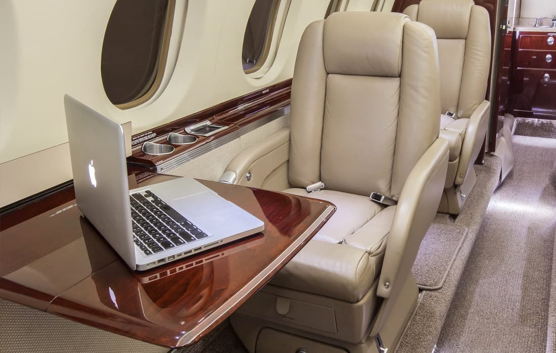 Hawker 750 N209HP