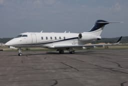 Challenger 300 N211JB