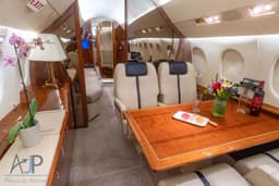 Falcon 900EX N212U