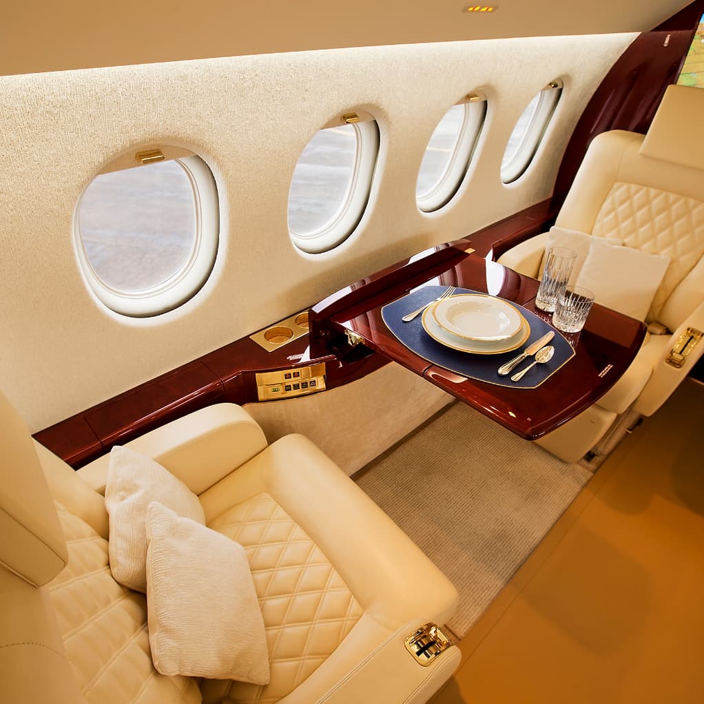 Falcon 2000 N214LD